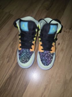 Nike Youth Sz 4