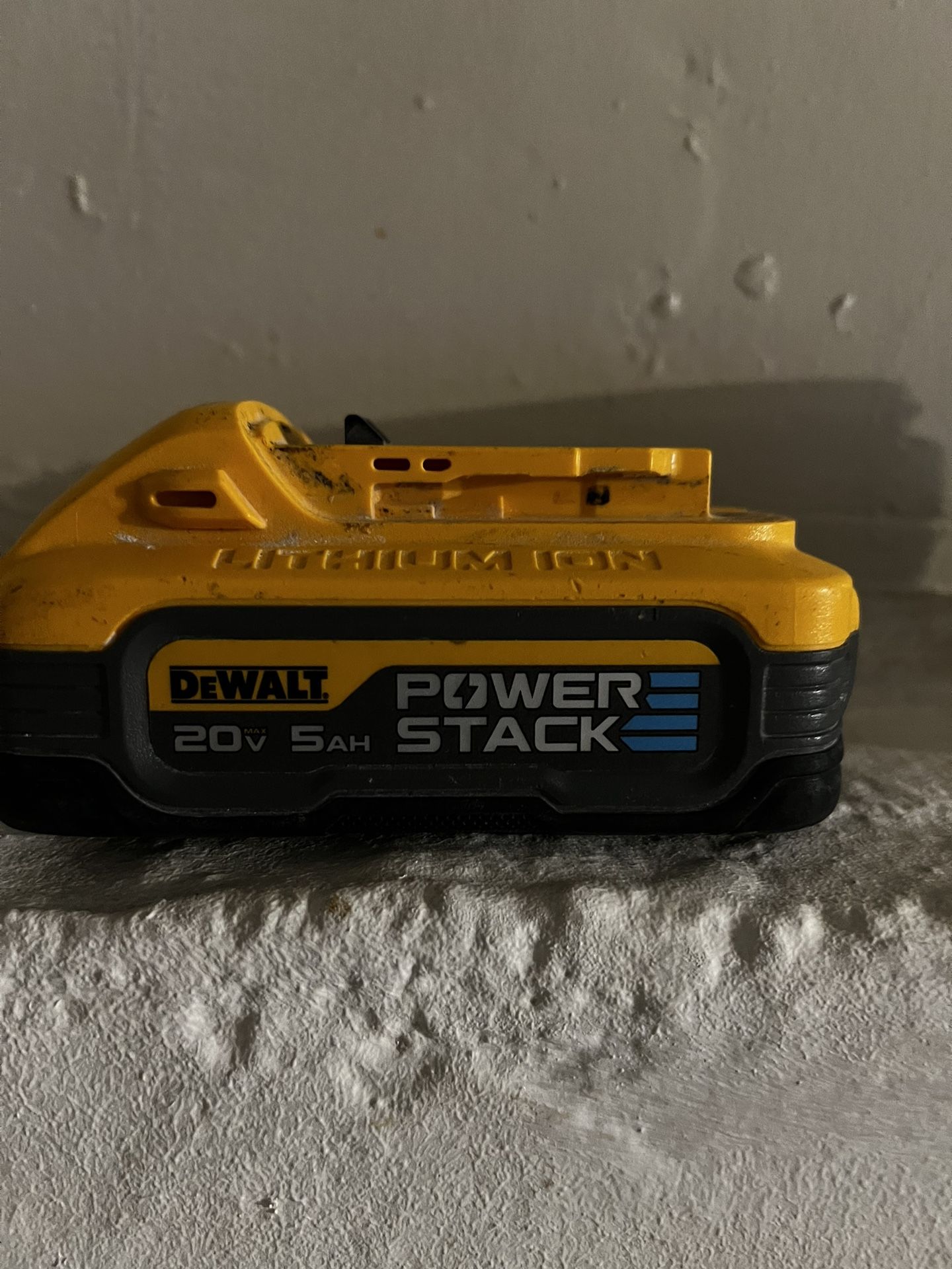 Dewalt 5 AH Battery Power Stack