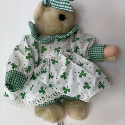 Muffy Vanderbear, North American Bear Company 1982 Irish Clovers