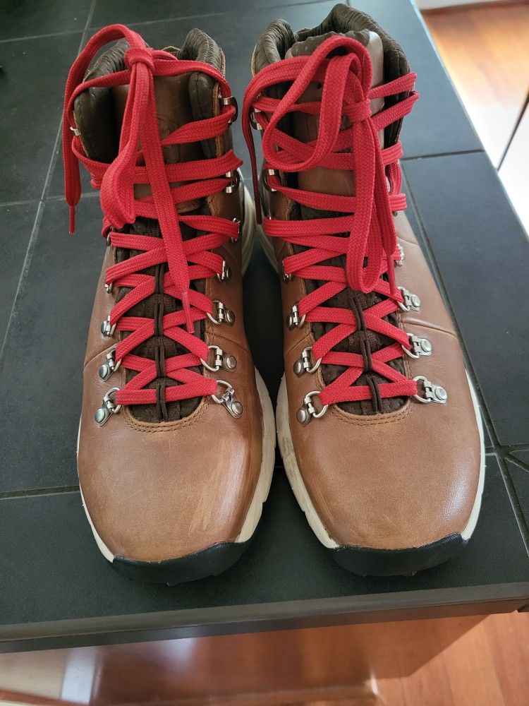Danner Mountain 600 Boots, Saddle Tan.