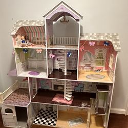 FREE Doll House 