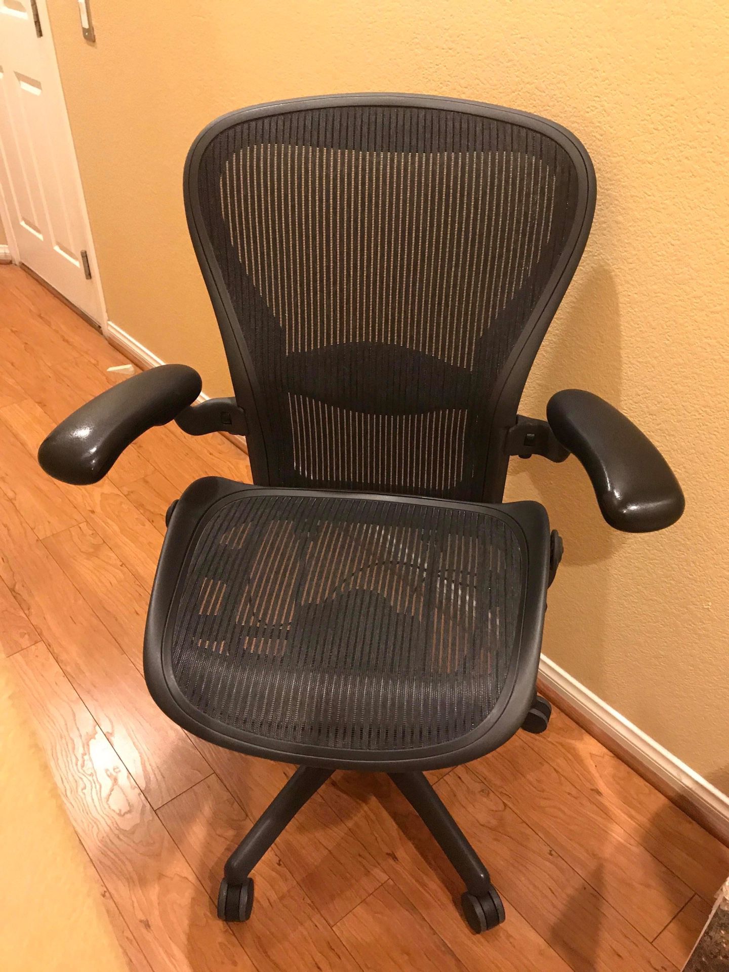 Aeron Herman Miller office chair Size C fully loaded