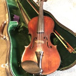 Old Vintage Violin 