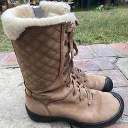 Keen Winter boots women’s 8 