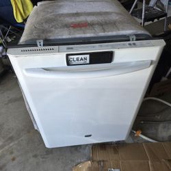 Maytag Dishwasher With Jetclean