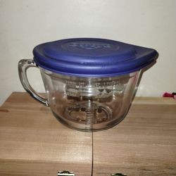 32 oz Anchor Hocking Measuring Cup / Batter Bowl with Rubber Lid