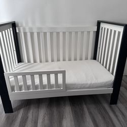 Delta 4 in 1 convertible crib