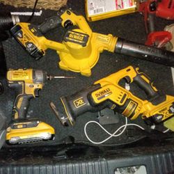 DeWalt    Impacto. Con Batería.  Zawzall  Con  Batería    Sopladora   También. Viene. Con Batería  Y Cargador 
