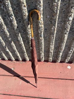 Vintage Umbrella with Carved Crook Handle – Antique Style