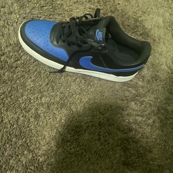 Nike Shoes Men Size 11 30$