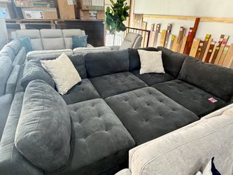 Thomasville Tisdale Dark Grey Sectional