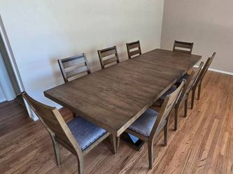 Retreat Trestle Dining Room Set