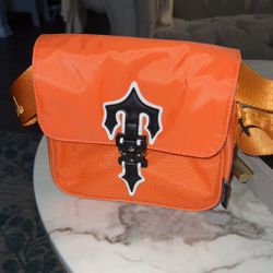 Trapstar messenger Bag (orange)