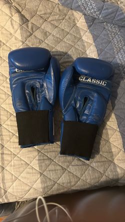 Boxing gloves