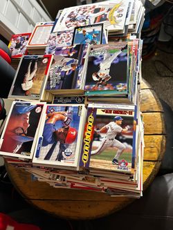 Large Lot of MLB Baseball Cards