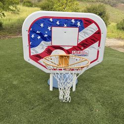 USA Water Basketball pool hoop / outdoor basketball hoop in good condition.
