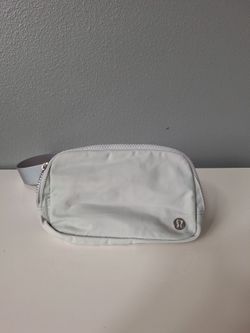 Lululemon Everywhere Belt Bag Gray