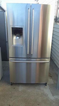 Refrigerador MARCA electroluz medidas 35 de ancho 70 de alto 3 meses de Garantía Delivery