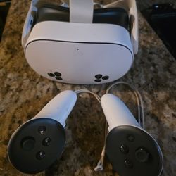 Meta Quest VR HEADSET 