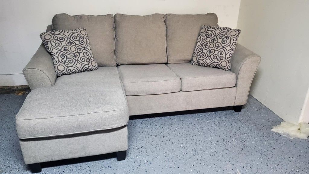 Reversible Sectional Couch With Pull Up Bed