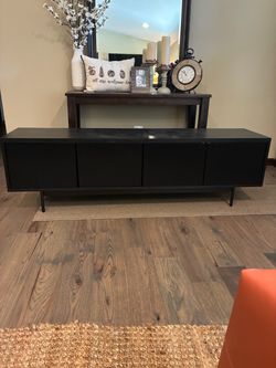 Tv stand
