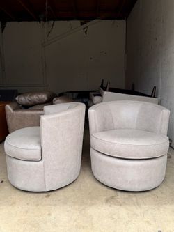 Room & Board Otis 360° Swivel Leather Chair Delivery Available