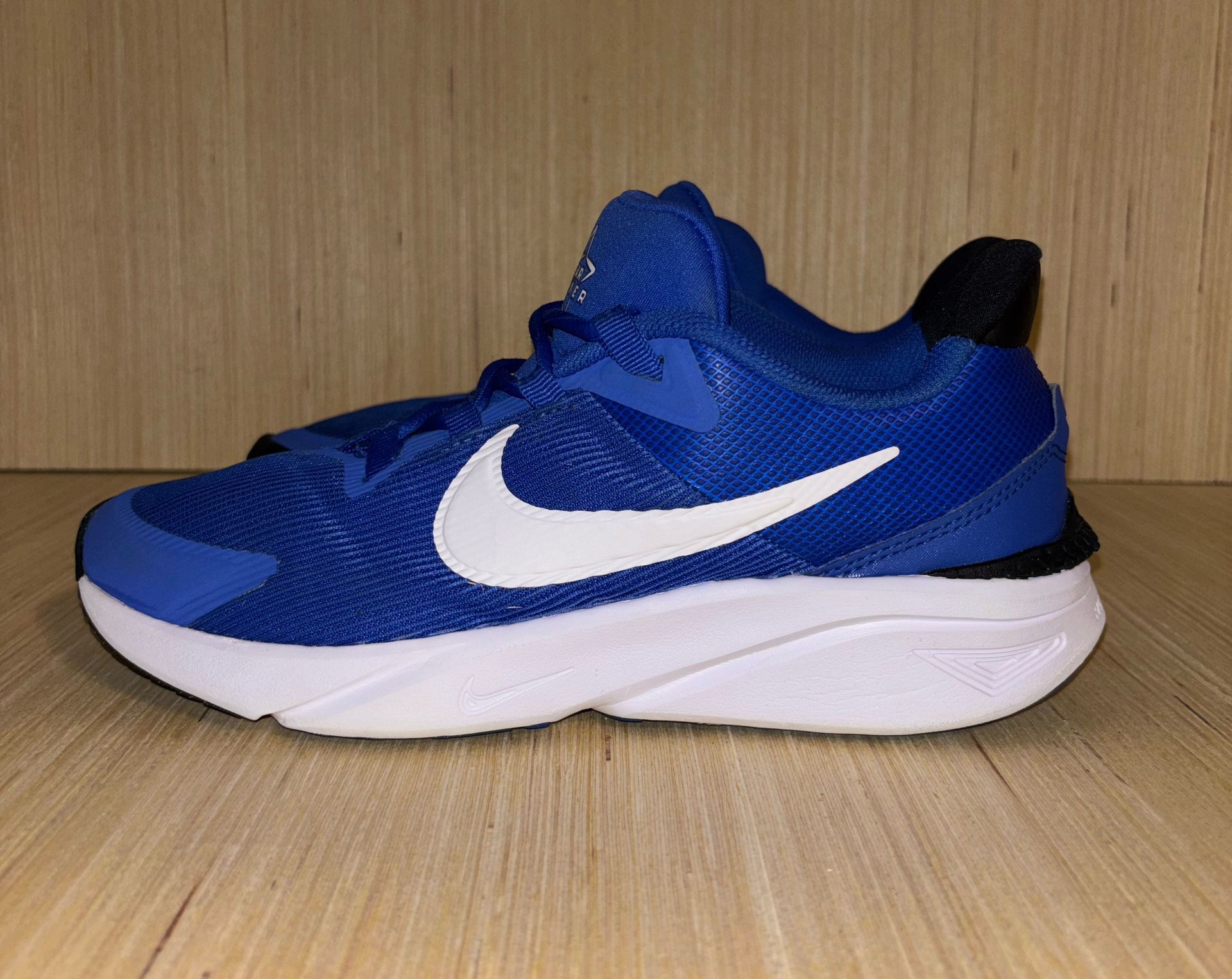Nike Star Runner Sneakers Size 5Y/6.5 Womens