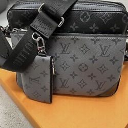 *NEW* Trio Black And Grey Messenger Bag