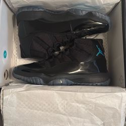 Jordans 11 size 9
