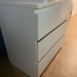Modern White Dresser . 