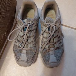 Running Sneakers Lightly Worn 8.5W