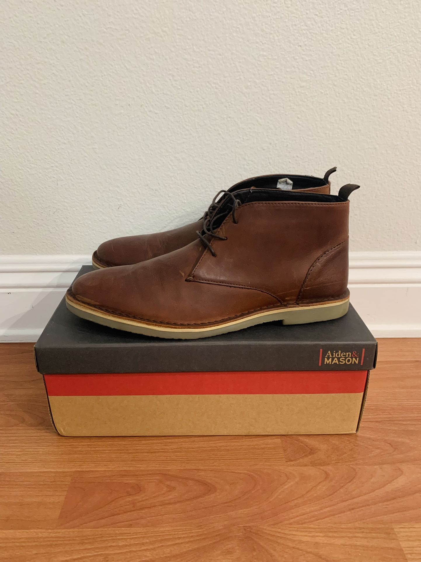 Men’s Aiden & Mason Vavaldi stitch point Chukka boot size: 11.5