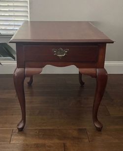 Vintage Queen Anne Style 3-Piece Living Room Table Set