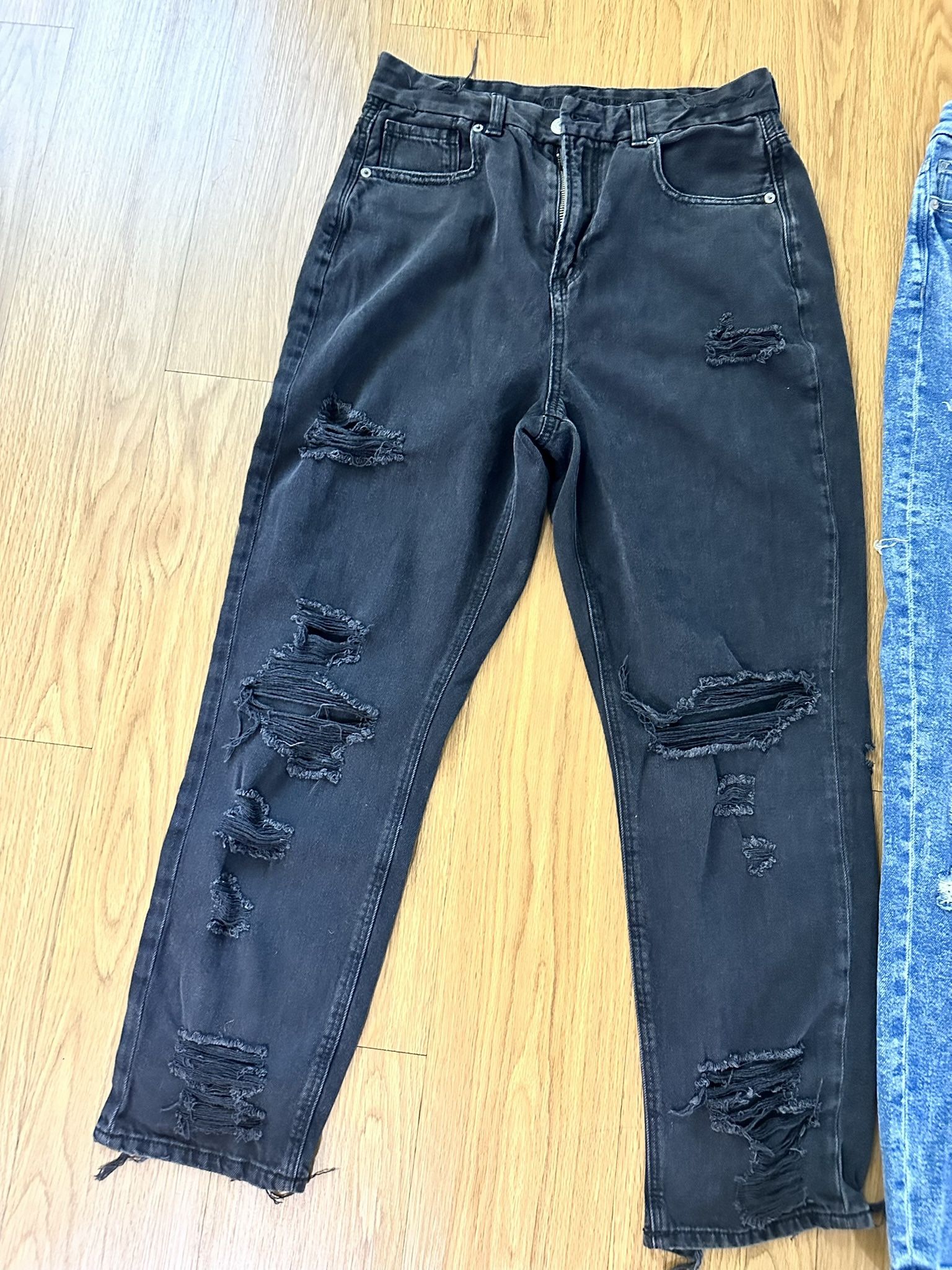 Women Clothes American Eagle Size 8 Distressed-Worn Curvy Mom Jeans