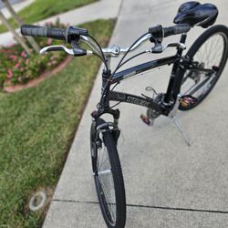 Trek Navigator 3.0 – Excellent Condition – New Tires