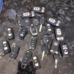 Kia key fob Toyota key fob Hyundai key fob Mini Cooper key fob Nissan key fob Bentley key fob Ford key fob Chevrolet key fob Bmw key fob 
