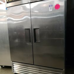 Used True T-49 Reach In Refrigerator 2 Doors 