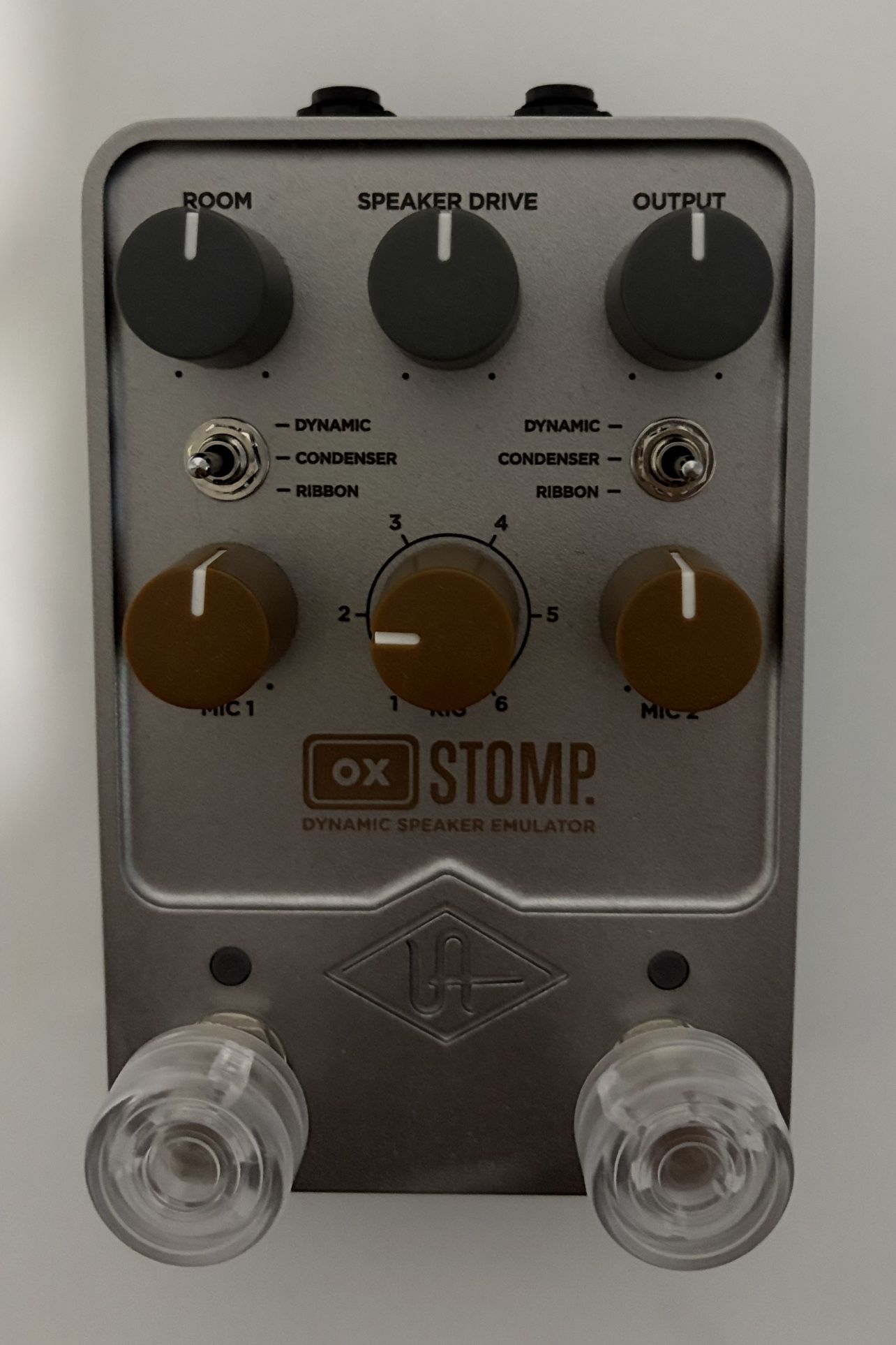 Universal Audio OX Stomp Dynamic Speaker Emulator Stereo Pedal