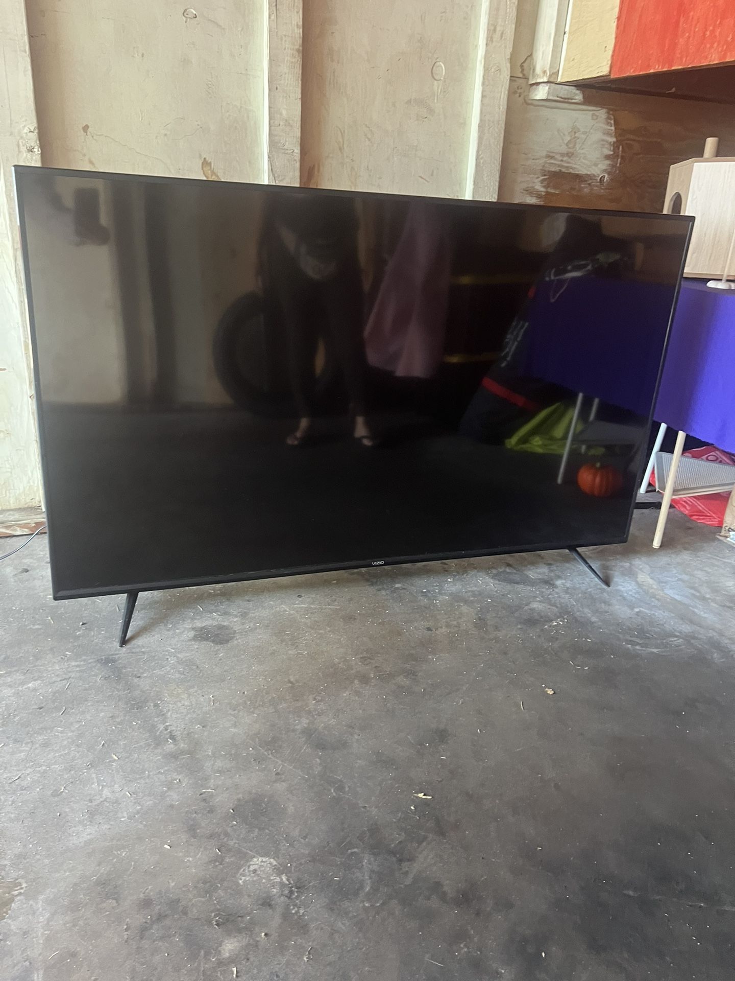 Vizio Tv And Remote Works 65in
