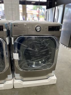 LG 9.0 cu Front Load Gas Dryer - MEGA Capacity