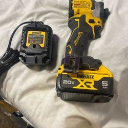 Dewalt Crazy 5 Ah Battery And Charger Plus 1/4 Driver