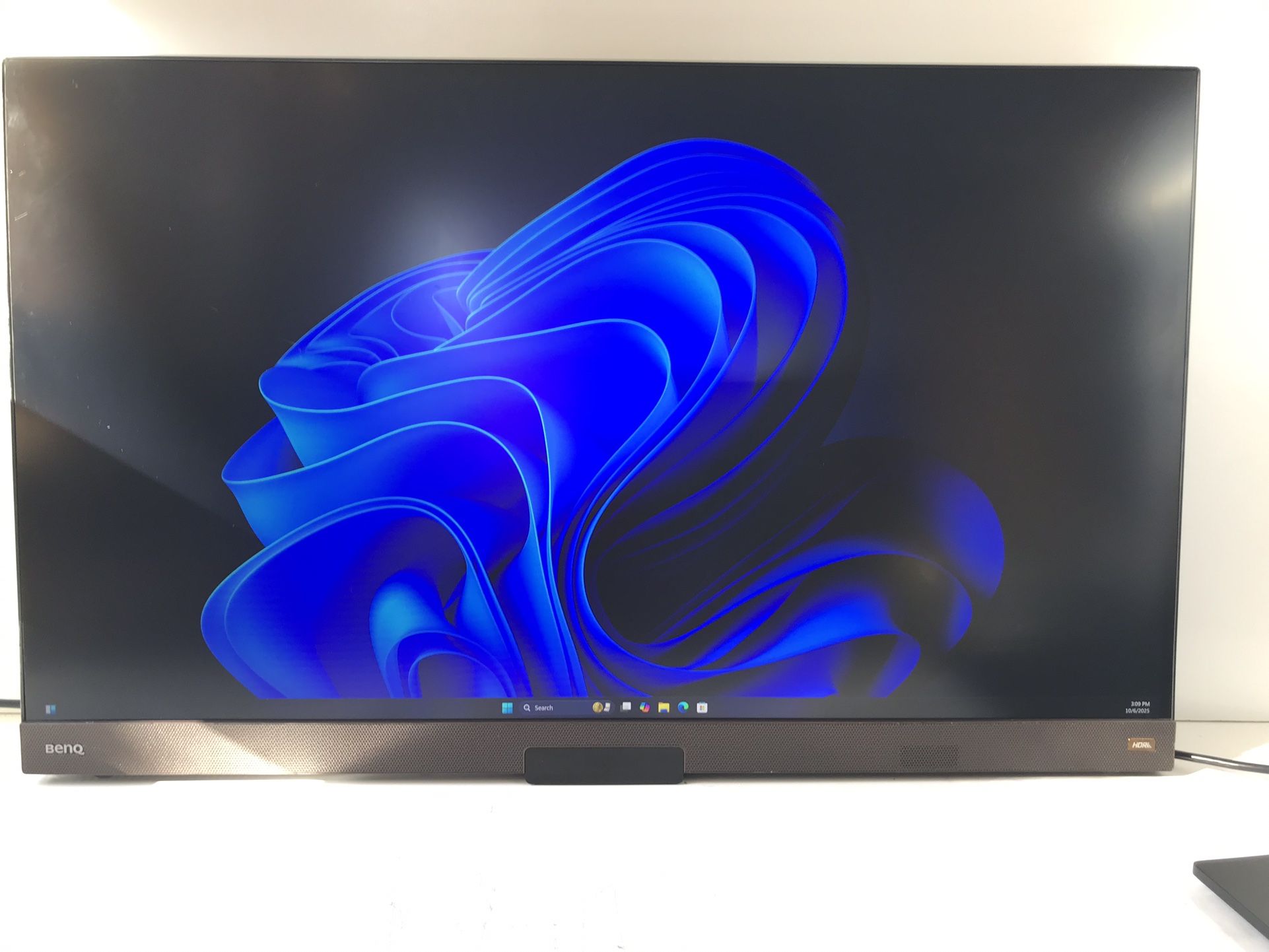 **BenQ EW3280U 32" 4K Ultra HD 3840 x 2160 5ms @60Hz ** *USED TEST IT IN WORKING CONDITION **Price $ 130 **