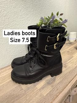 DKNY ladies boots
