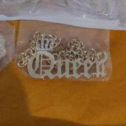 Costume Jewelry Queen Set Necklace Earrings Bracelet And A Pair Of Nice Sunglasses Beautiful Nice For These Upcoming Summer Events