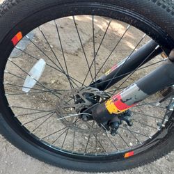 Bike  HuFFY  SCOUT SHIMANO 24INCH FAT NEW TIRES NEW TUBES DISC PREAK EVRYTHING IS GOOD LIKE NEW 