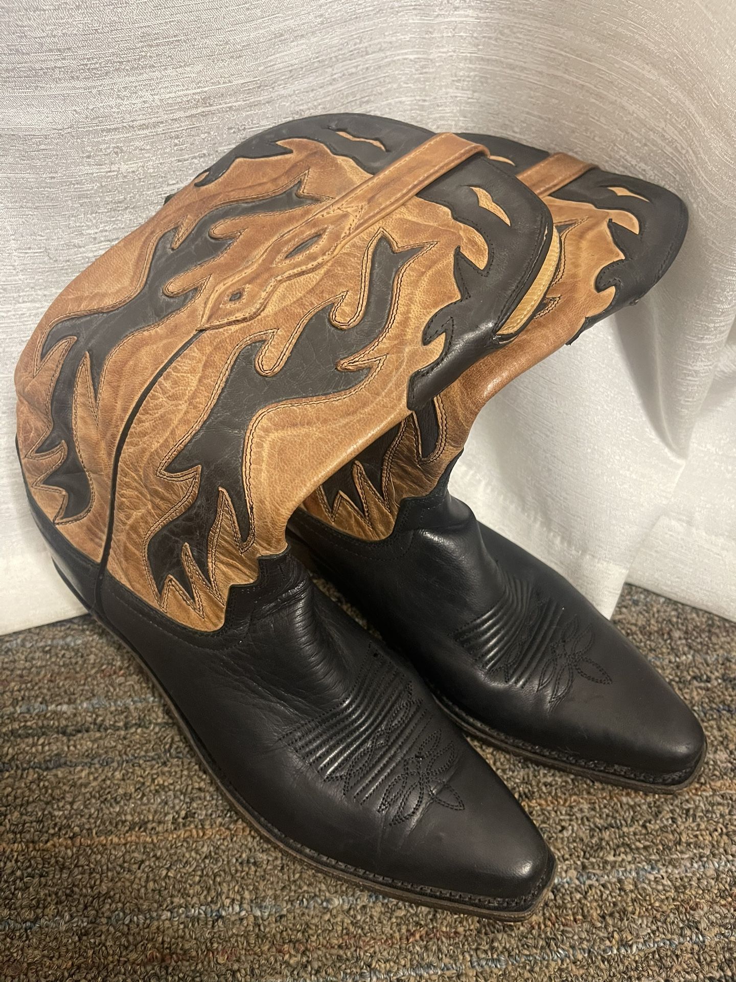 BOOTS On The GROUND! Old West Cowboy Boots
