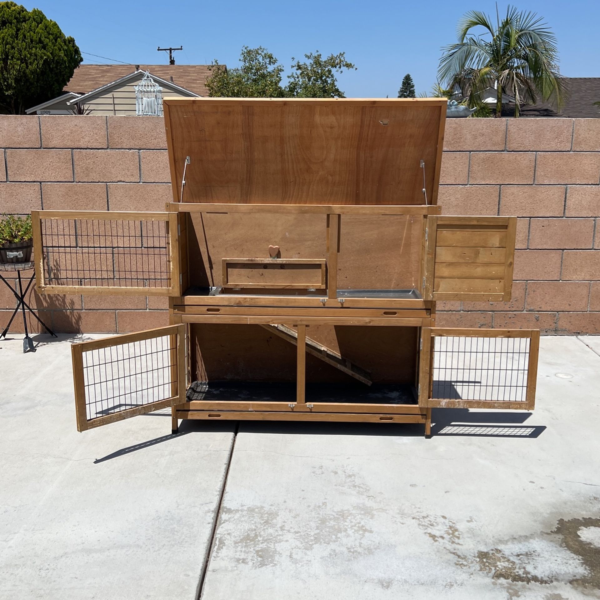 Chicken Coop/ Bunny House for Sale in Whittier, CA OfferUp