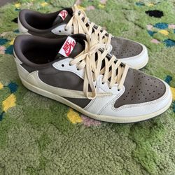 Travis scott jordan 1 low Reverse Mocha