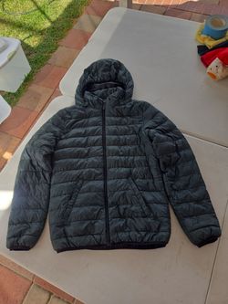 Chamarra para niño de 14 años, color verde oscuro.