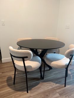42’ inch Dining Table and Chairs